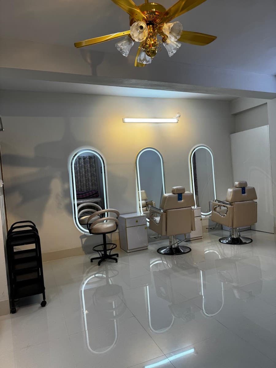 places:{"author":"Rose Room by Ayesha","authorUri":"https://maps.google.com/maps/contrib/113811643608408076601","mapsUri":"https://www.google.com/maps/place//data=!3m4!1e2!3m2!1sCIABIhAib-N76wPFWPAx9xqi6-md!2e10!4m2!3m1!1s0x3755b91c8ded79a5:0x9e0942a20455924a"}