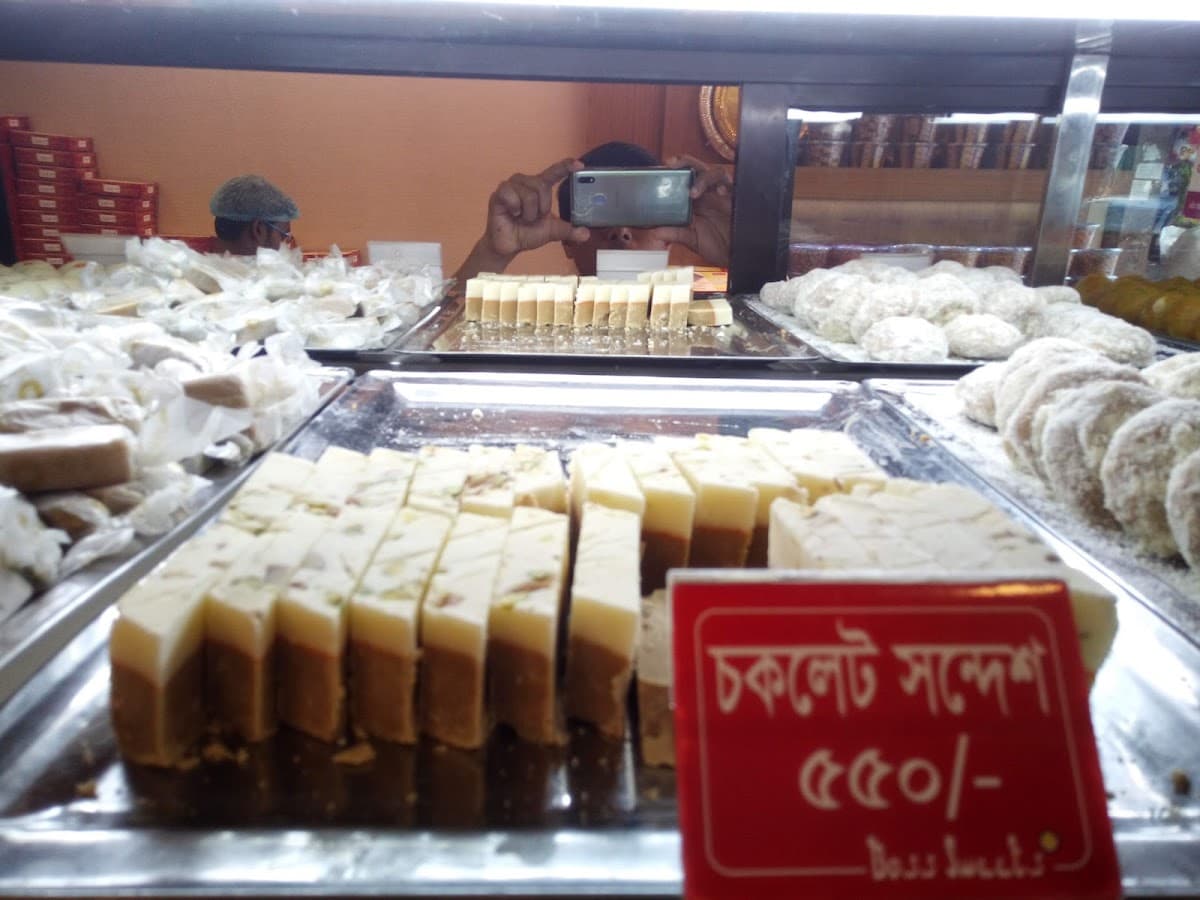 places:{"author":"Solaiman Hossain","authorUri":"https://maps.google.com/maps/contrib/115625852086995984365","mapsUri":"https://www.google.com/maps/place//data=!3m4!1e2!3m2!1sCIHM0ogKEICAgICctMW2Aw!2e10!4m2!3m1!1s0x3755b8b727a66eb3:0xd99d049a0d8b5c84"}
