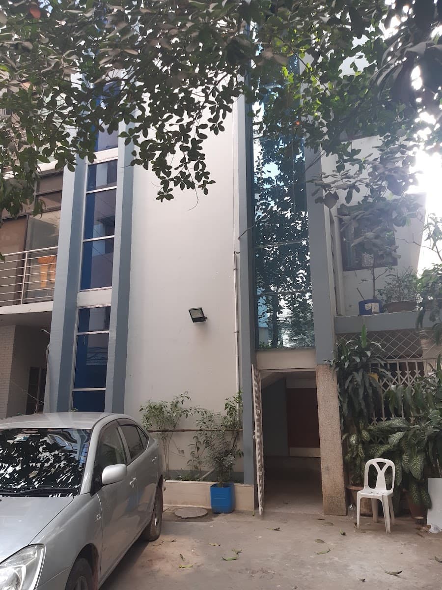 places:{"author":"Shyamal Majumdar","authorUri":"https://maps.google.com/maps/contrib/100446506542844652314","mapsUri":"https://www.google.com/maps/place//data=!3m4!1e2!3m2!1sCIHM0ogKEICAgICymOP5AQ!2e10!4m2!3m1!1s0x3755bfdd5a604875:0x699b7d8e9789e749"}