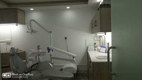 places:{"author":"Shams Dental Care","authorUri":"https://maps.google.com/maps/contrib/112566391344646144812","mapsUri":"https://www.google.com/maps/place//data=!3m4!1e2!3m2!1sCIHM0ogKEICAgICa87OL-QE!2e10!4m2!3m1!1s0x3755bf4e5307b177:0x3eef0a1291003b2b"}