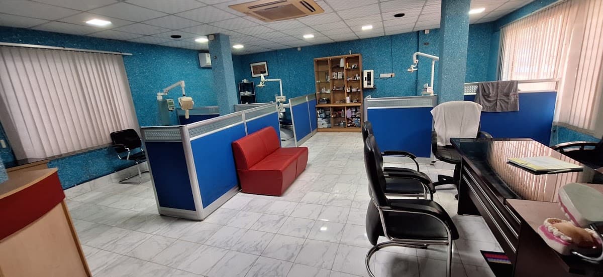 places:{"author":"White Pearl Dental Care, Dhanmondi","authorUri":"https://maps.google.com/maps/contrib/114021676337005405669","mapsUri":"https://www.google.com/maps/place//data=!3m4!1e2!3m2!1sCIHM0ogKEICAgID3kITvgQE!2e10!4m2!3m1!1s0x3755b950e2181c0f:0xaf7bcfdc2cb26c0b"}
