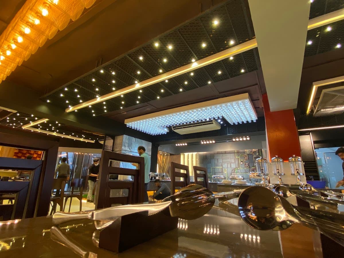 places:{"author":"Buffet O'Clock","authorUri":"https://maps.google.com/maps/contrib/100688974917740319026","mapsUri":"https://www.google.com/maps/place//data=!3m4!1e2!3m2!1sCIHM0ogKEICAgIDa9qnpXQ!2e10!4m2!3m1!1s0x3755b9dbac683de3:0x8c8cb4695afa0eda"}