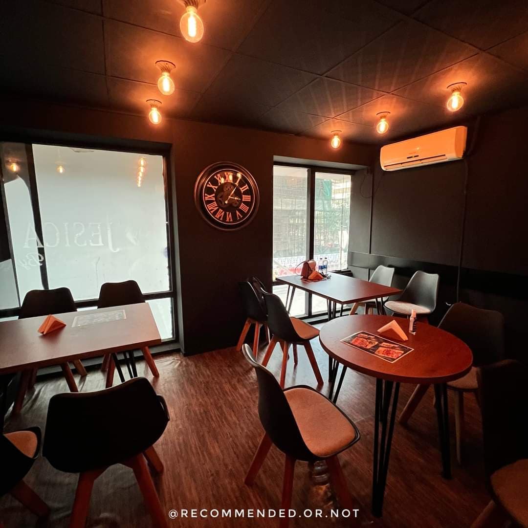 places:{"author":"Kabooz Restaurant","authorUri":"https://maps.google.com/maps/contrib/117900301636395550401","mapsUri":"https://www.google.com/maps/place//data=!3m4!1e2!3m2!1sCIHM0ogKEICAgIDW7OvWWA!2e10!4m2!3m1!1s0x3755bf4c2ed66585:0x45c81d328cd55f2d"}